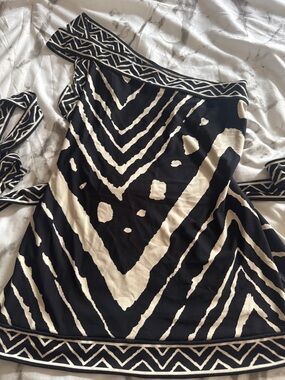 BCBGMaxAzria Black and Cream Geometric Strapless Dress